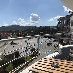 Trea Homes Marina Suites Апартаменты