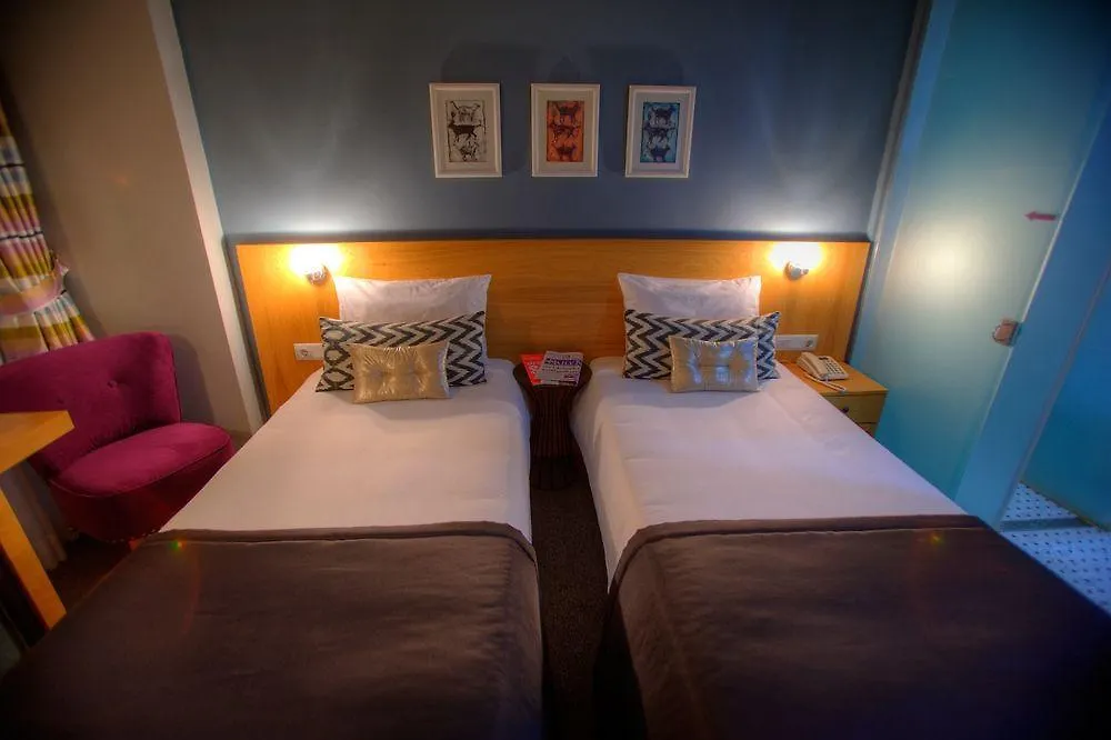Istanbul Box Hotel