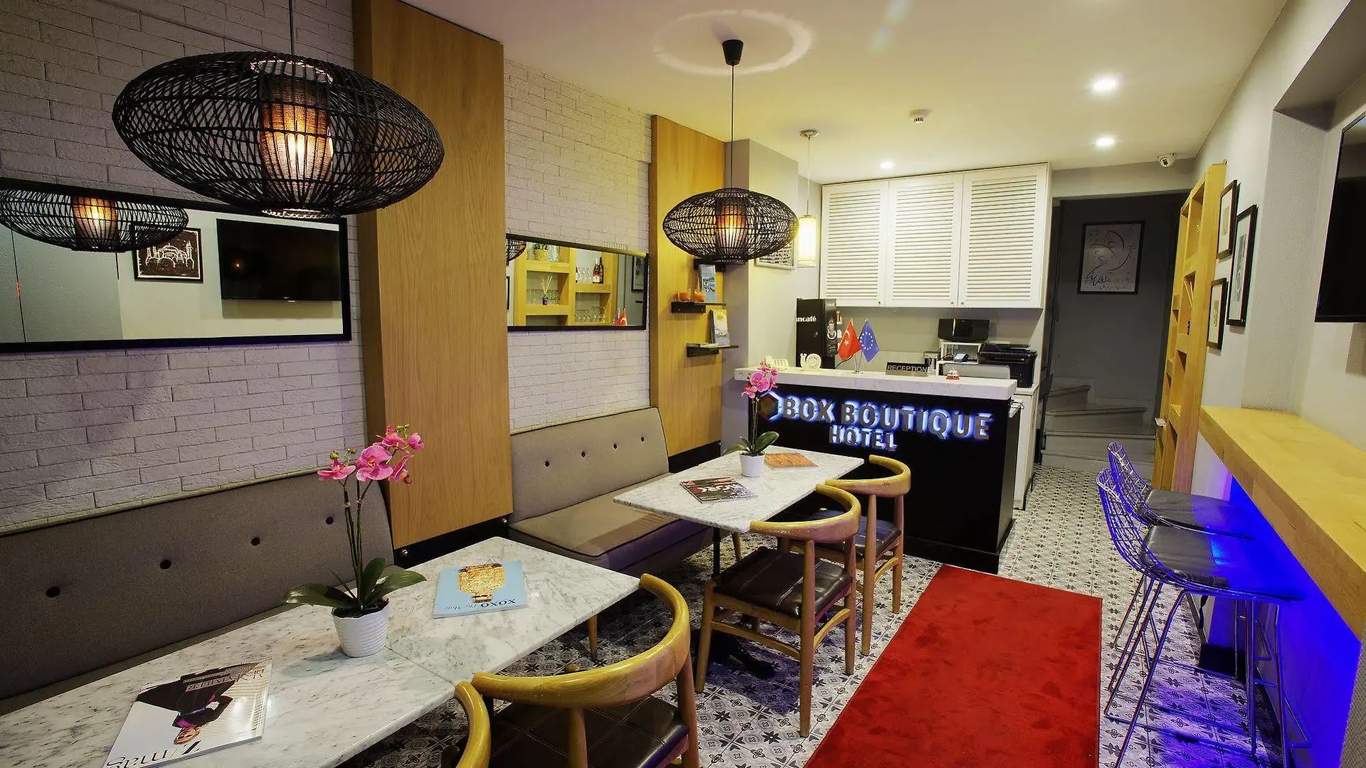 Istanbul Box Hotel